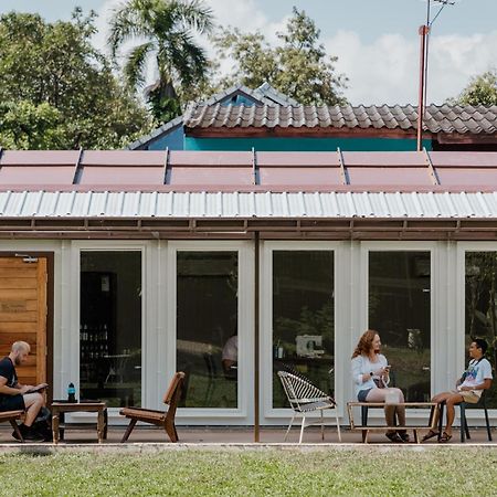 The Yard Hostel Chiang Mai Ngoại thất bức ảnh
